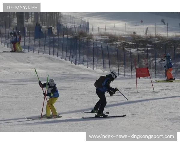 冬奥赛道测试遭遇暴雪，比赛强行中止